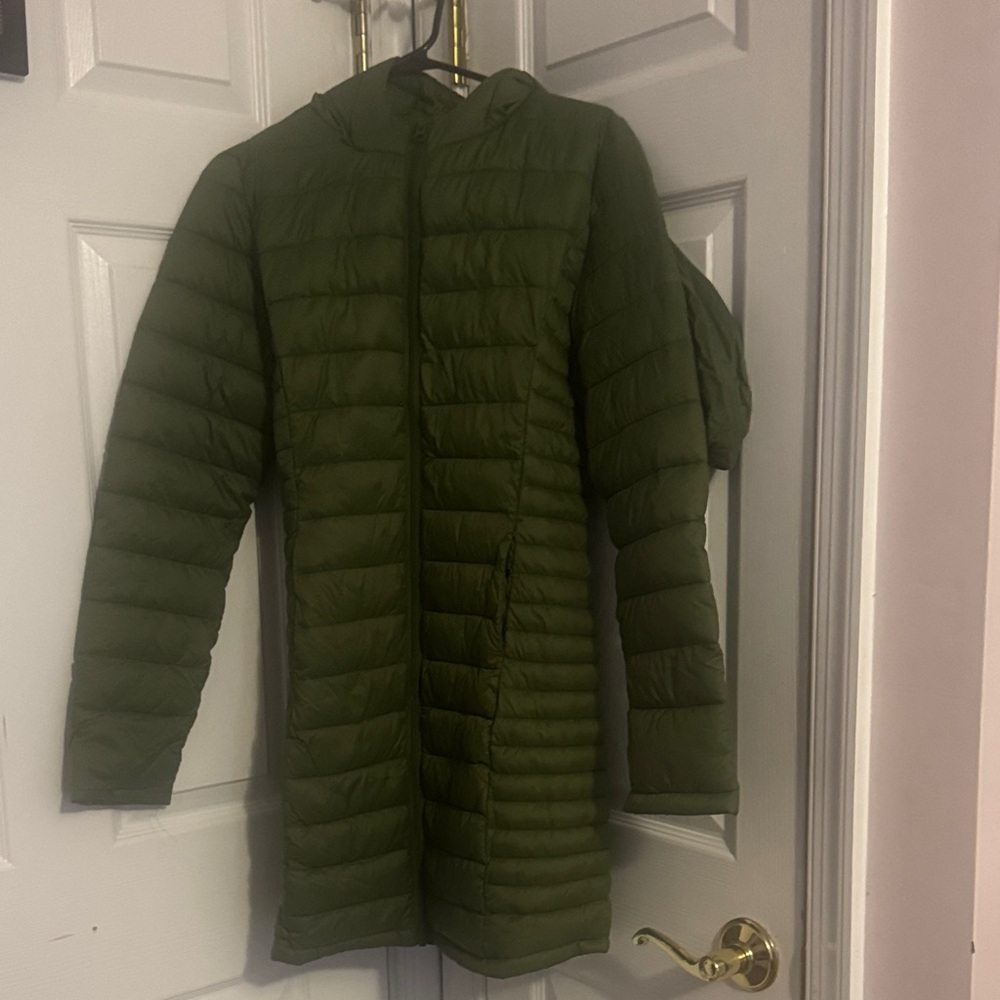 Women’s Green Puffer Jacket - Size Small